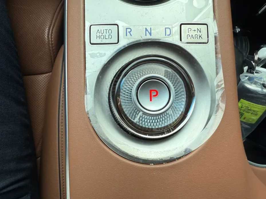 Genesis GV70 — фото 2