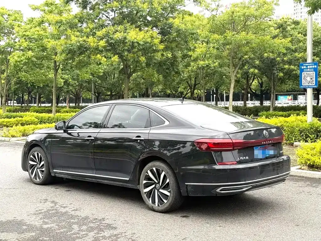 Volkswagen Passat — фото 6