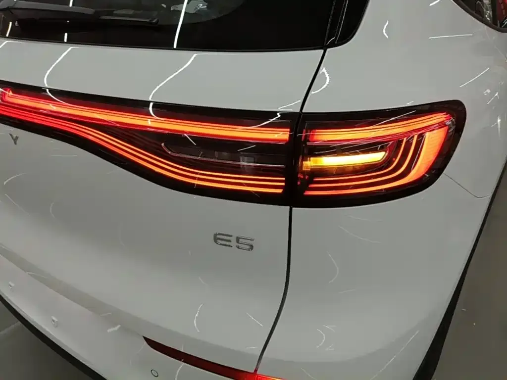 Geely Galaxy E5 — фото 9