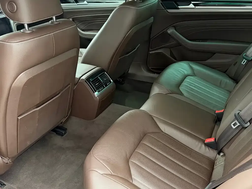 Volkswagen Phideon — фото 6