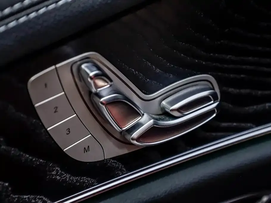 Mercedes-Benz E-Class (Import) — фото 4