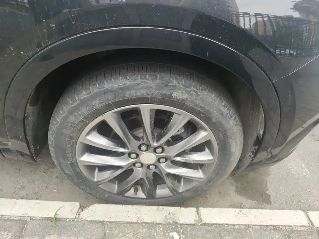 Buick Enclave — фото 10