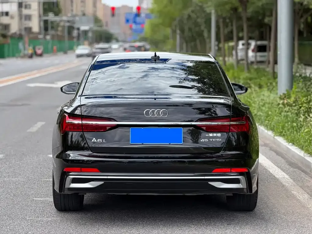 Audi A6L — фото 5
