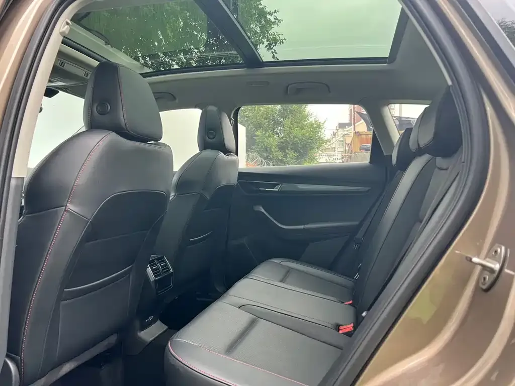 Skoda Karoq — фото 4
