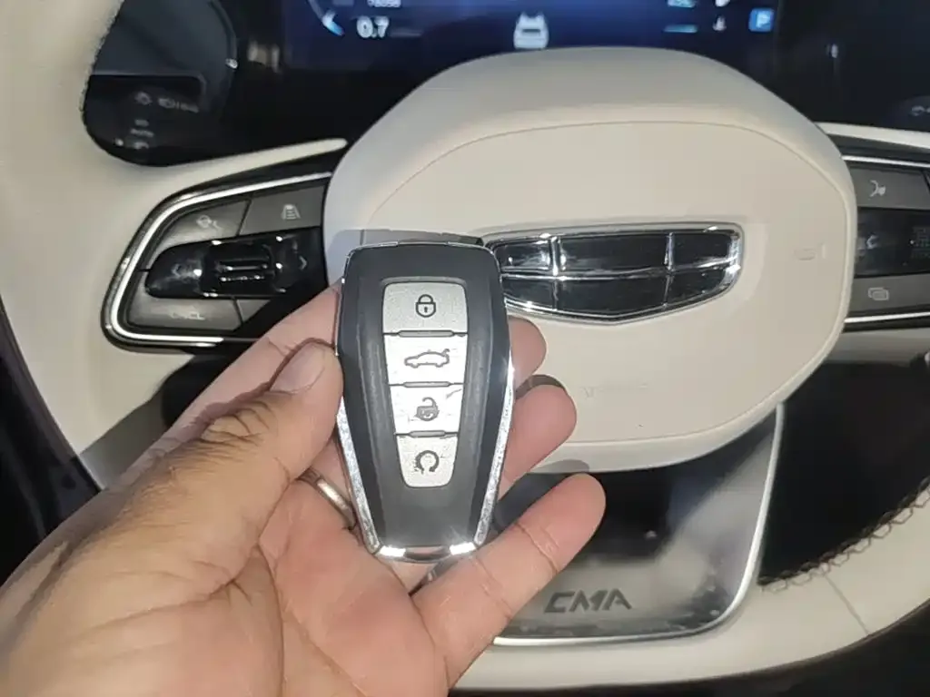 Geely Xingyue L — фото 10