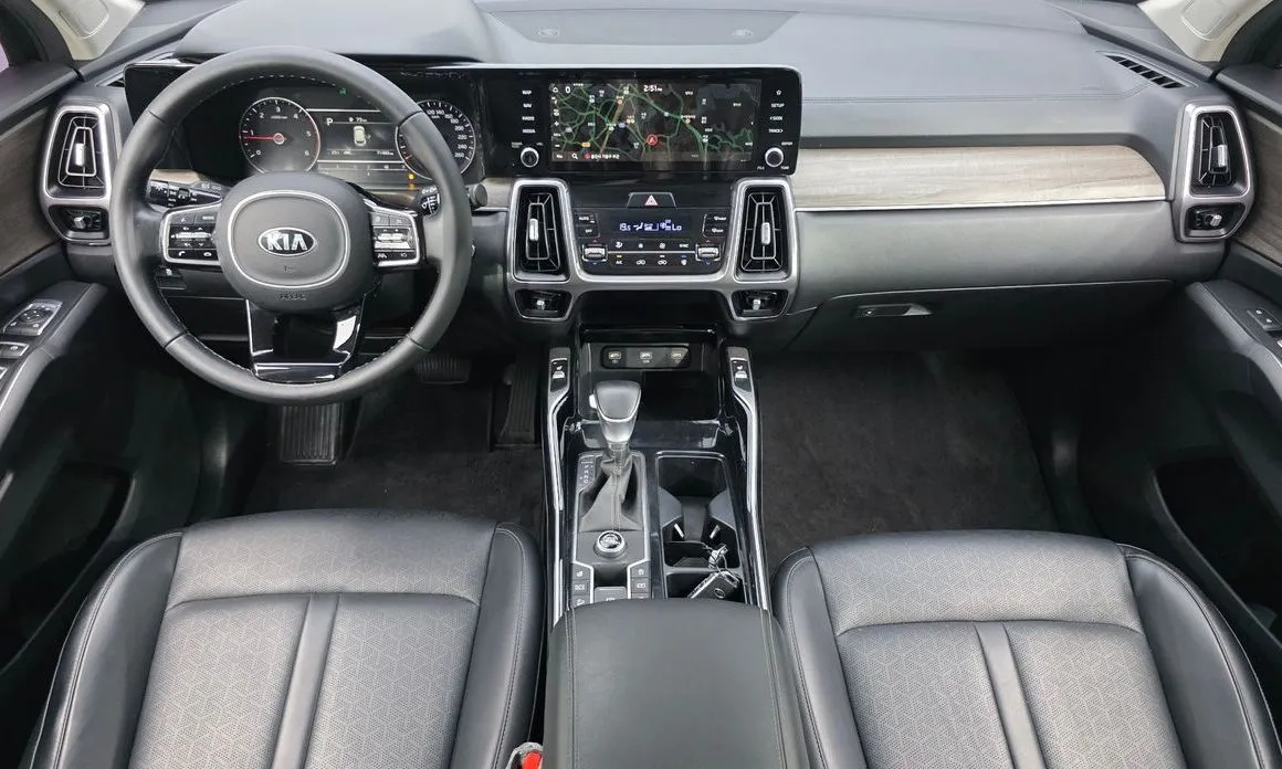 Kia Sorento — фото 6