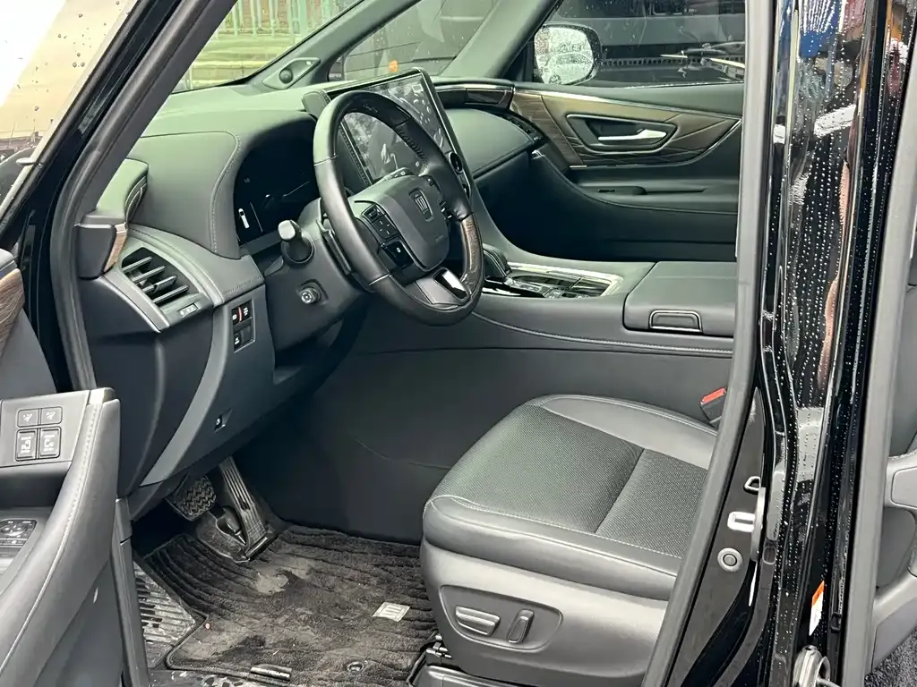 Toyota Vellfire — фото 7
