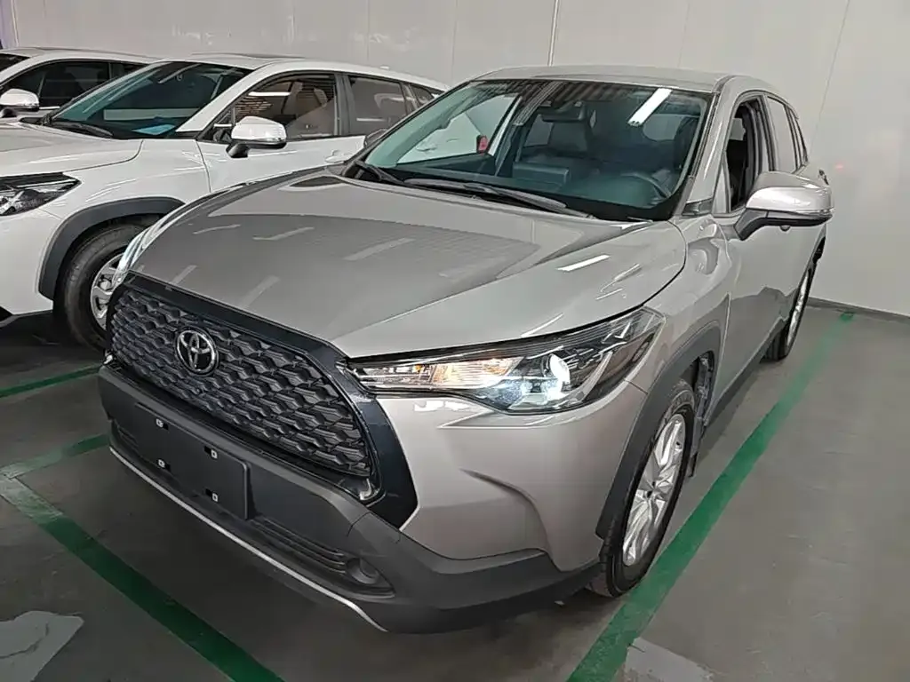 Toyota Corolla Cross — фото 1
