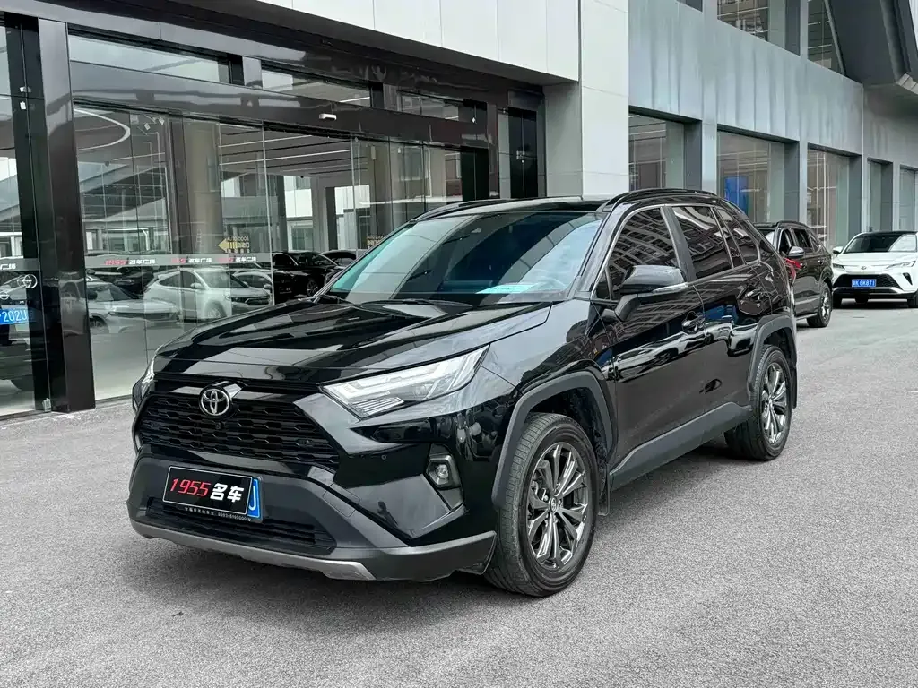 Toyota RAV4 — фото 1