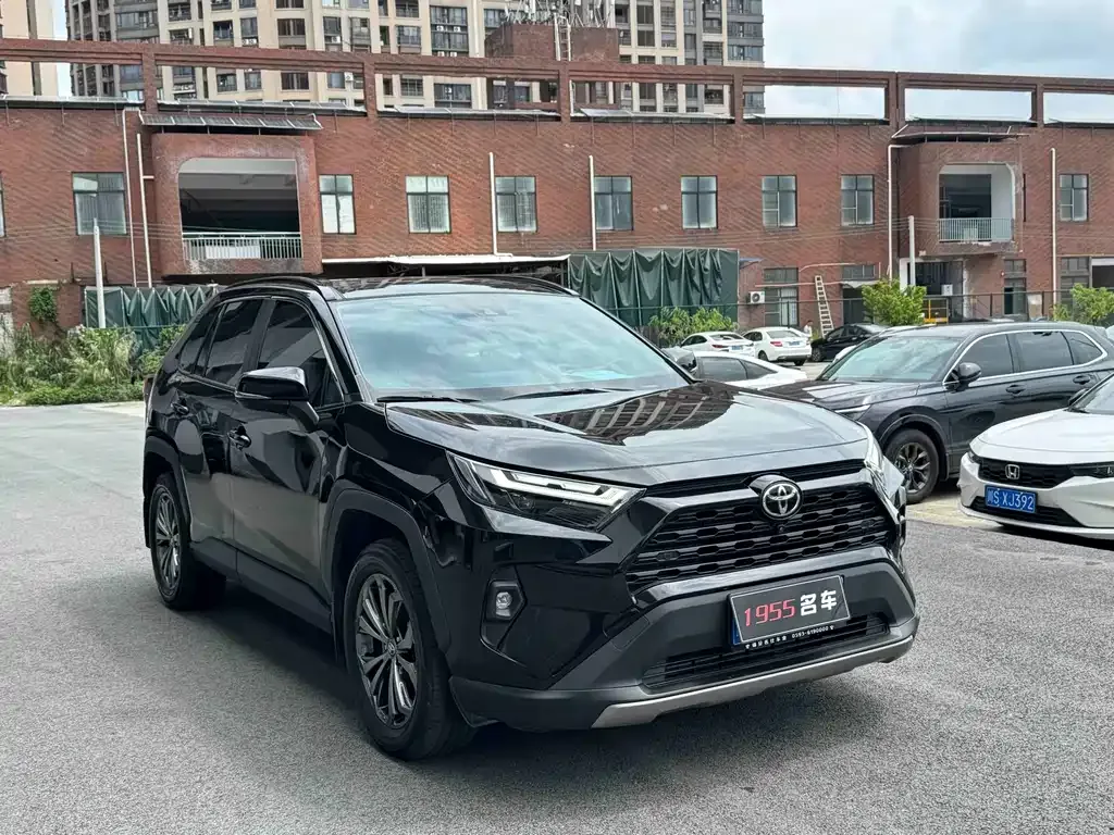 Toyota RAV4 — фото 2