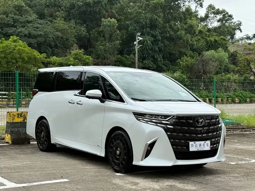 Toyota Alphard — фото 10