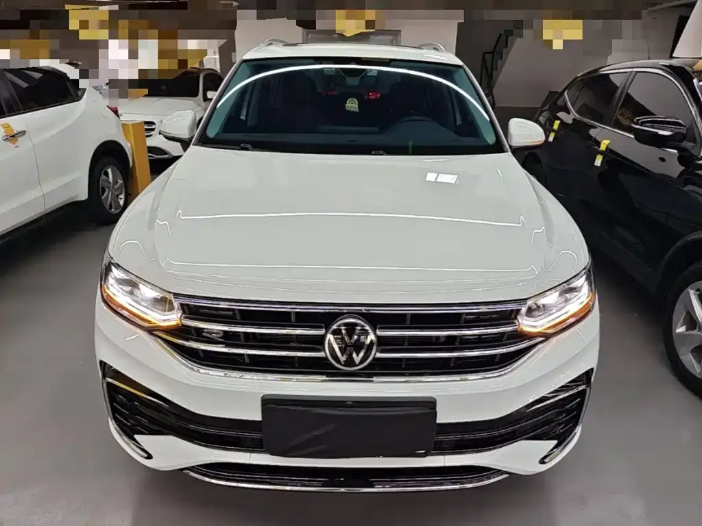 Volkswagen Tiguan L — фото 2