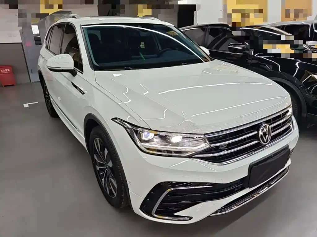 Volkswagen Tiguan L — фото 6