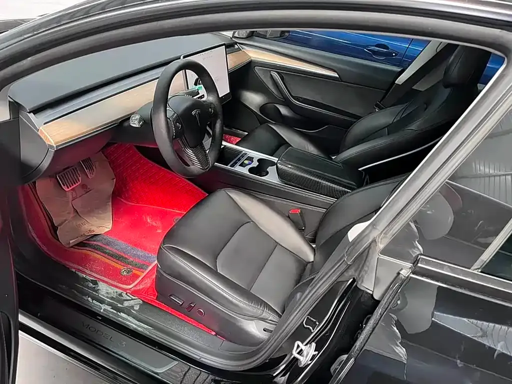 Tesla Model 3 — фото 3
