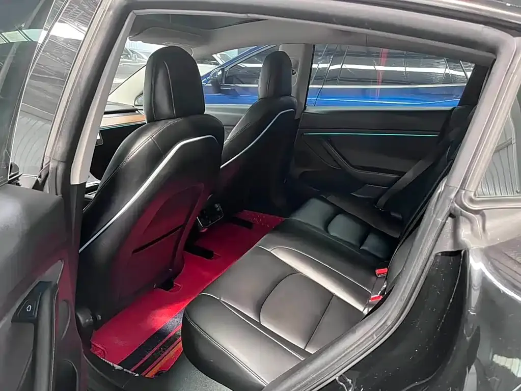 Tesla Model 3 — фото 2