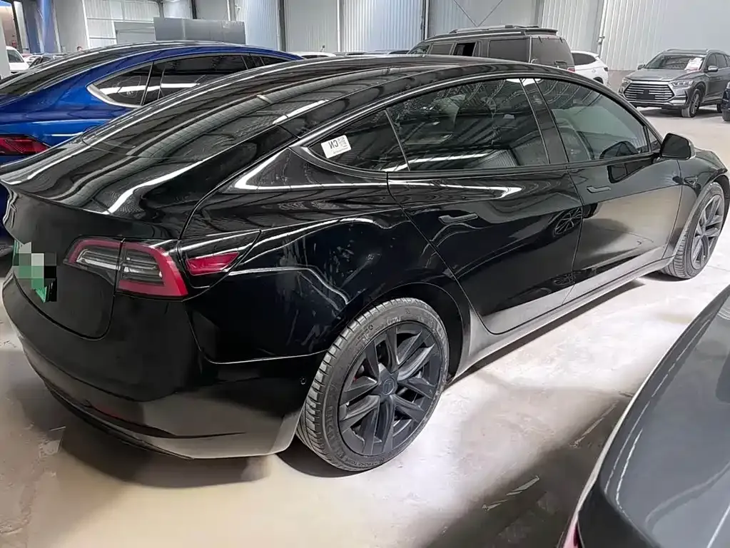 Tesla Model 3 — фото 5