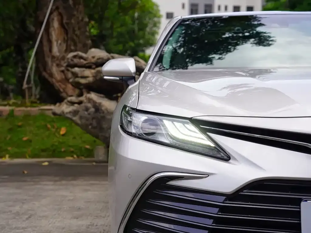 Toyota Camry — фото 4