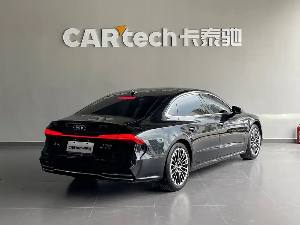Audi A7L — фото 6