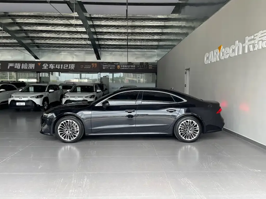 Audi A7L — фото 9