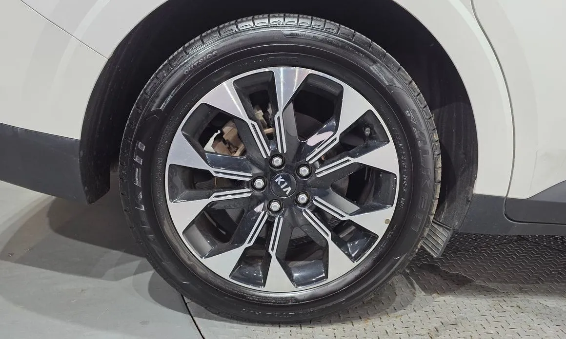 Kia Carnival — фото 10