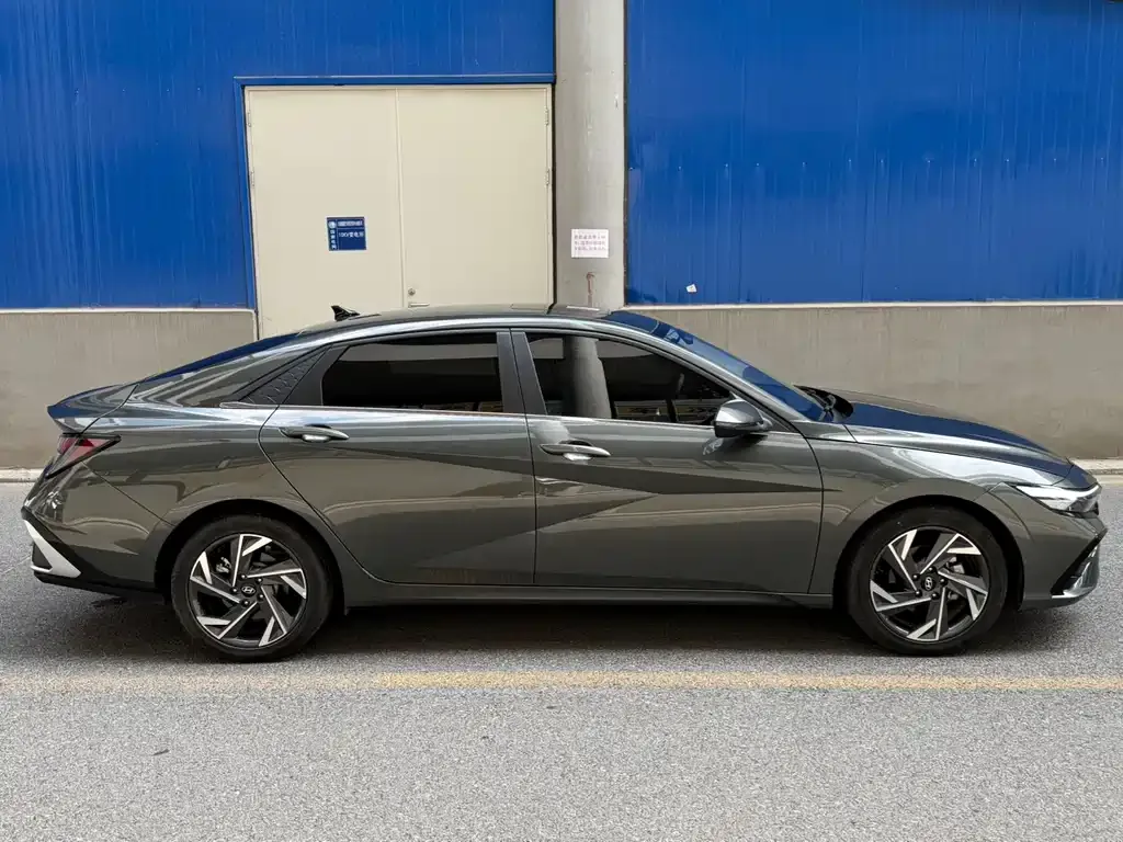 Hyundai Elantra — фото 9