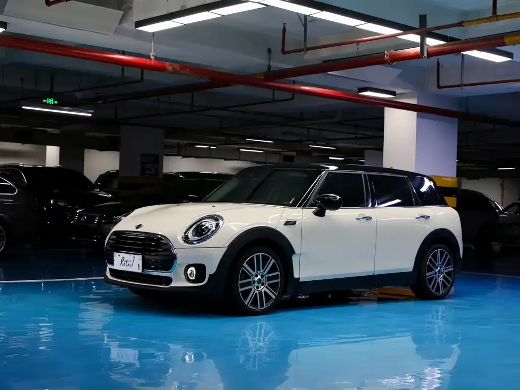 MINI Clubman — фото 1