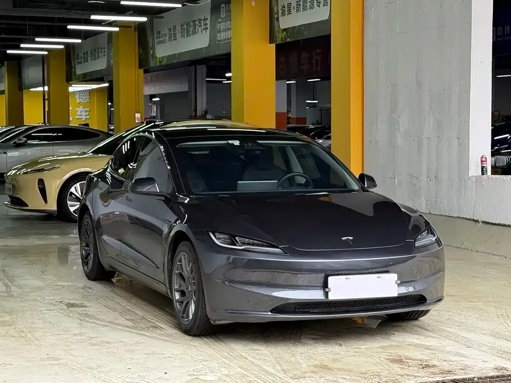 Tesla Model 3 — фото 5