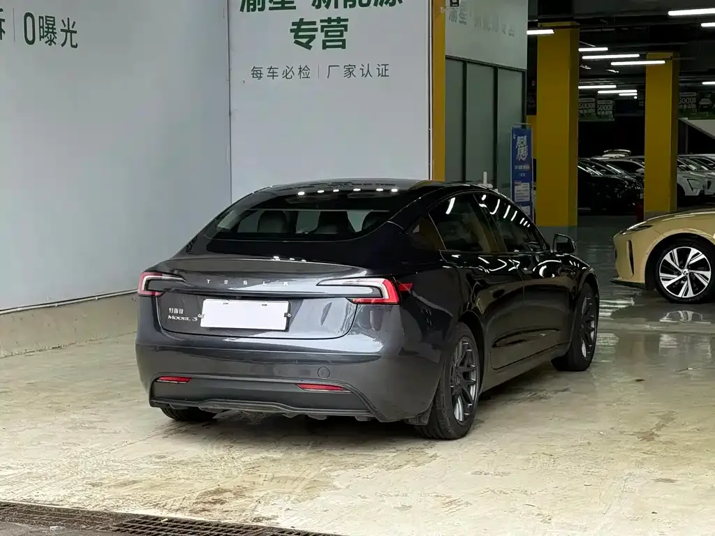 Tesla Model 3 — фото 2