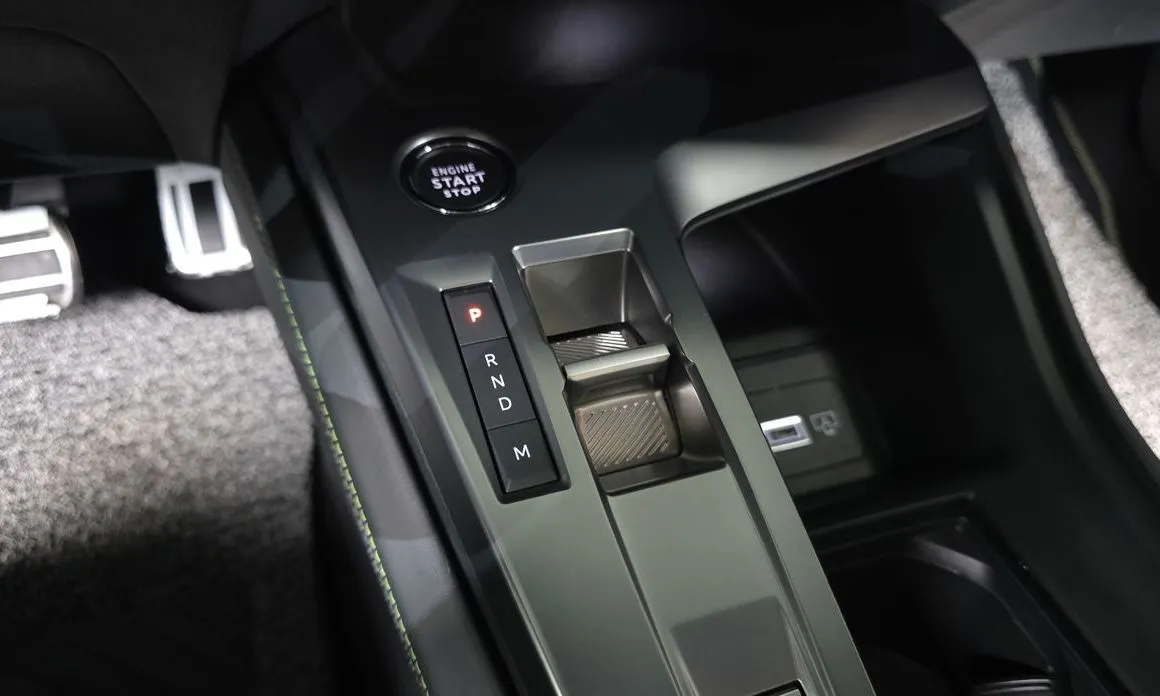 Peugeot 308 2023 из KR, фото 5