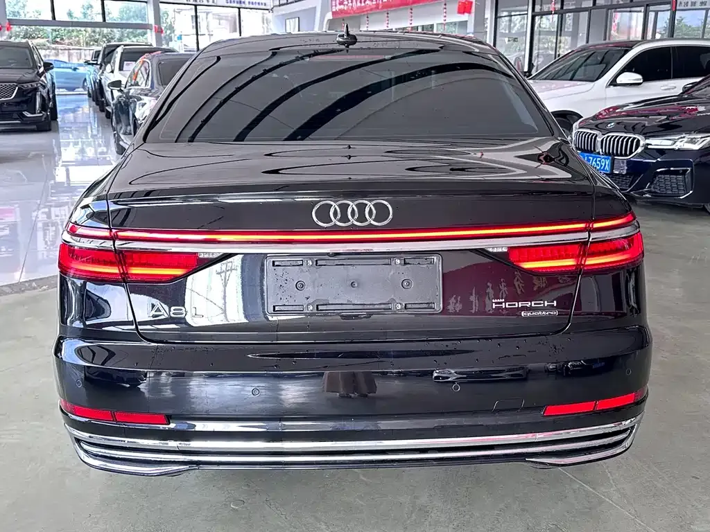 Audi A8 — фото 3