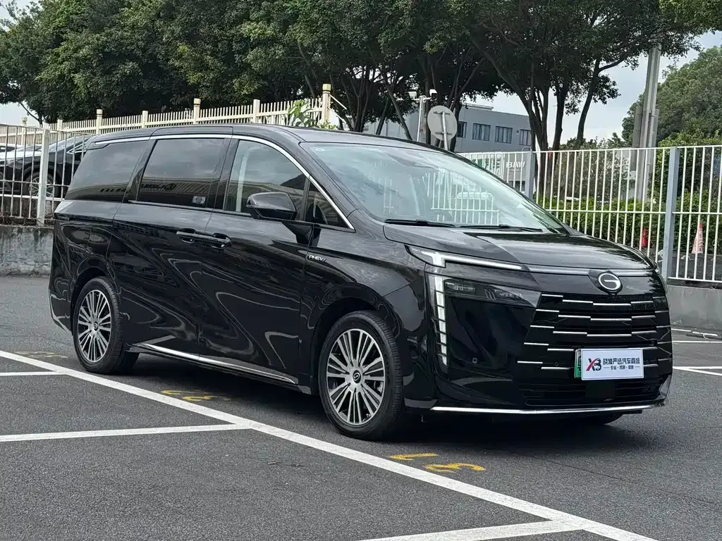 GAC Motor 传祺E8 PHEV — фото 7