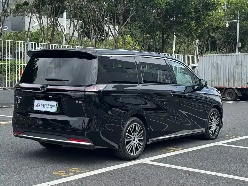 GAC Motor 传祺E8 PHEV — фото 4