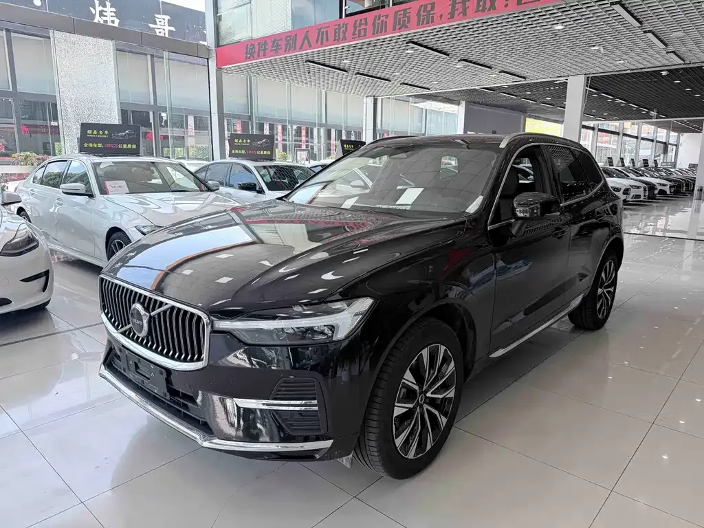 Volvo XC60 — фото 1