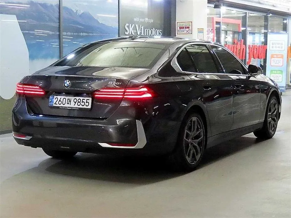 BMW 5-Series 2024 из KR, фото 8