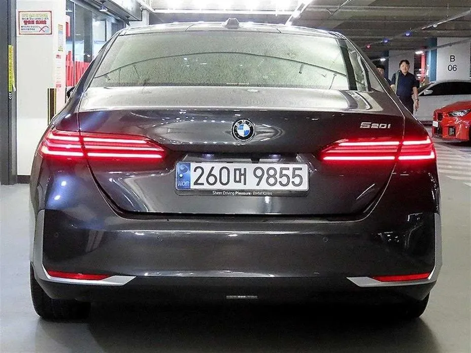 BMW 5-Series 2024 из KR, фото 7