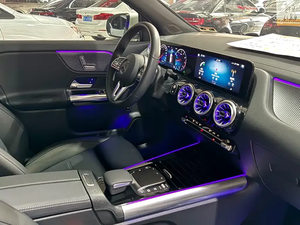Mercedes-Benz GLA — фото 8