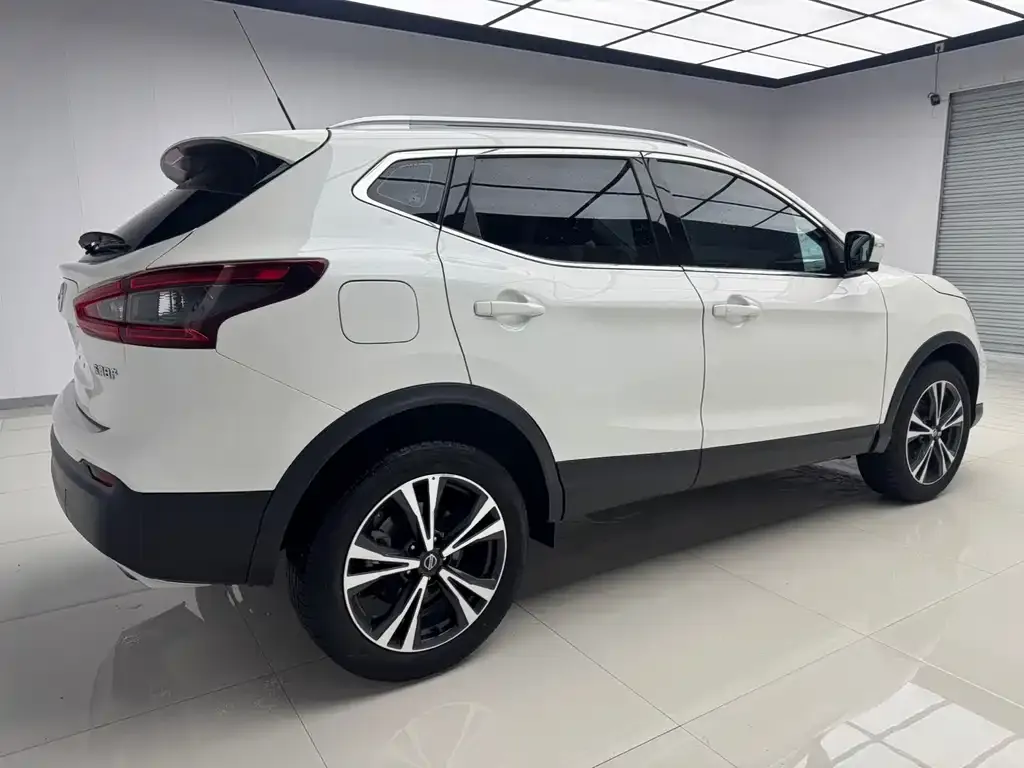 Nissan Qashqai — фото 6