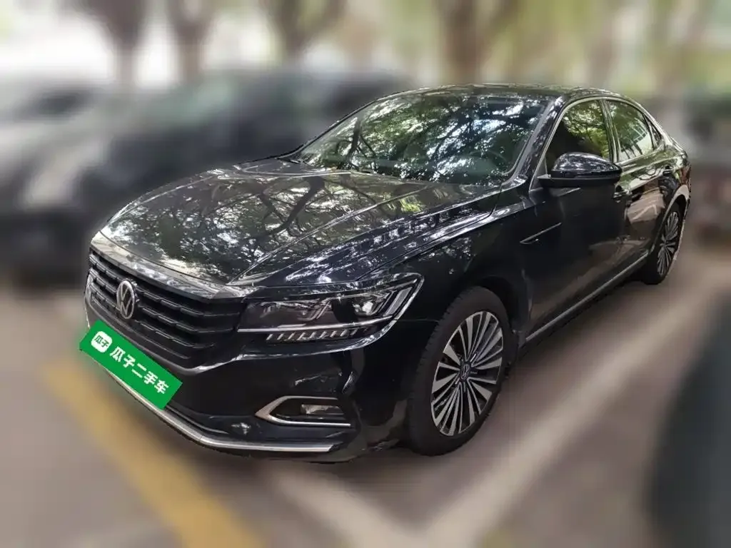 Volkswagen Passat — фото 1