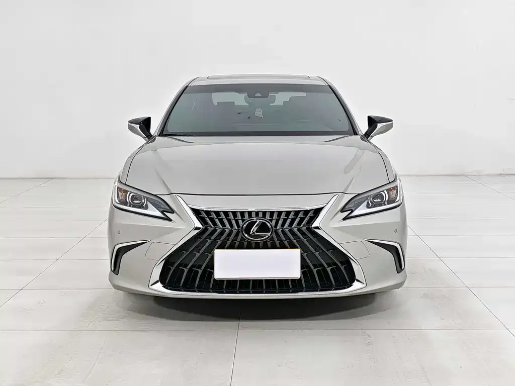Lexus ES — фото 10