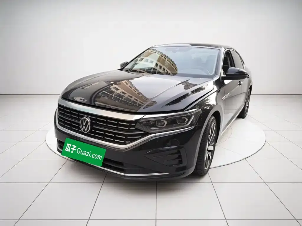 Volkswagen Passat — фото 1
