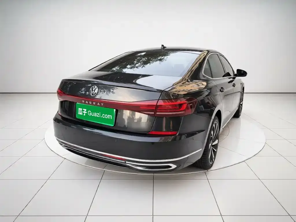 Volkswagen Passat — фото 6