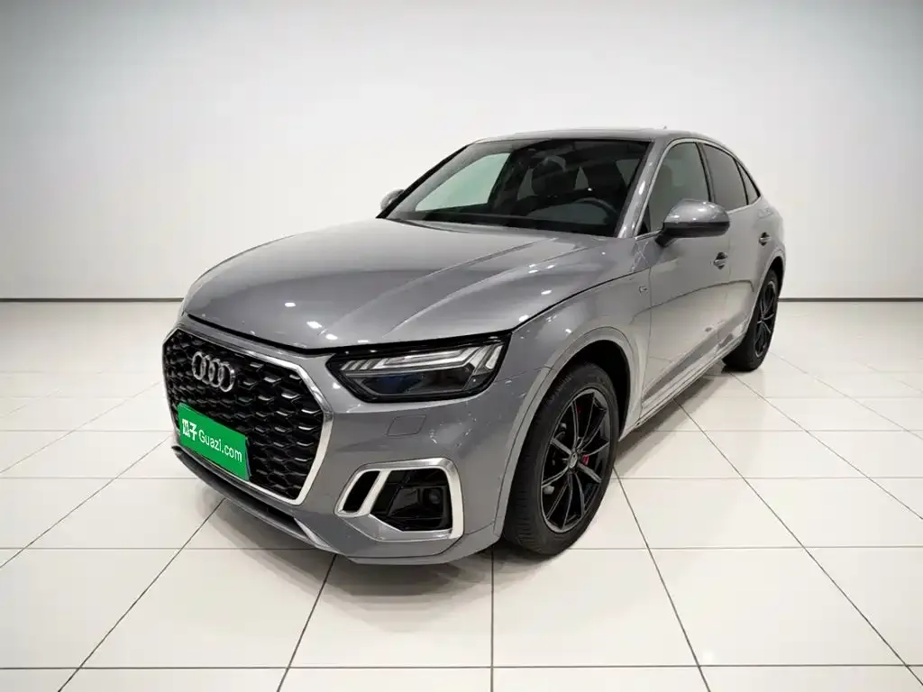 Audi Q5L Sportback — фото 1