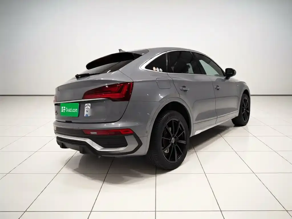 Audi Q5L Sportback — фото 4