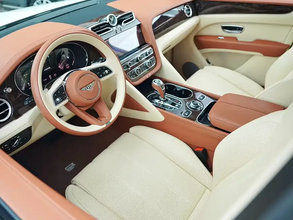 Bentley Bentayga 2021 из CN, фото 8