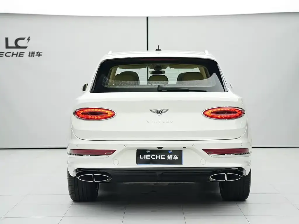 Bentley Bentayga 2021 из CN, фото 2