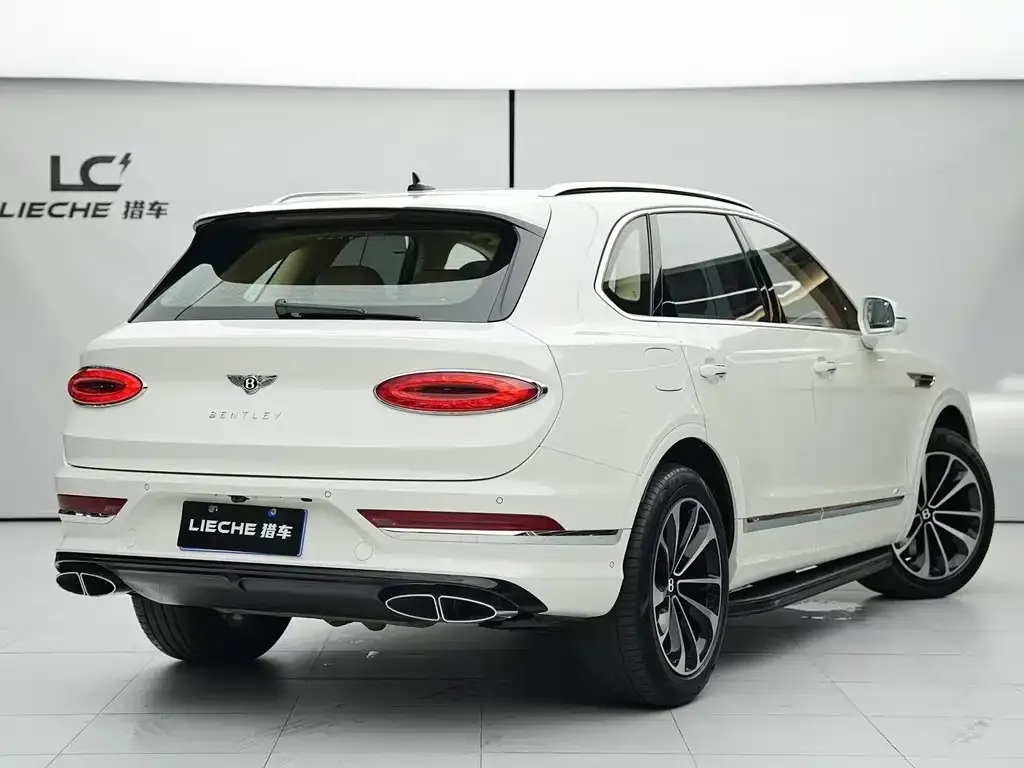 Bentley Bentayga 2021 из CN, фото 4