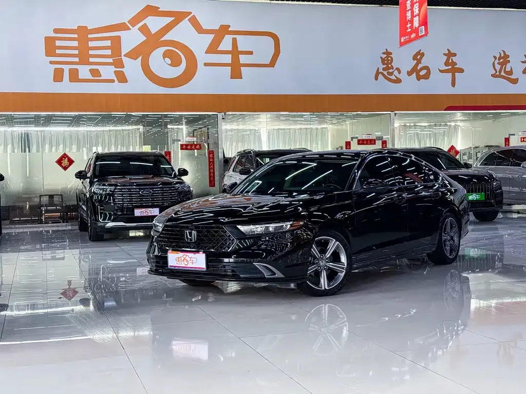 Honda Accord — фото 1