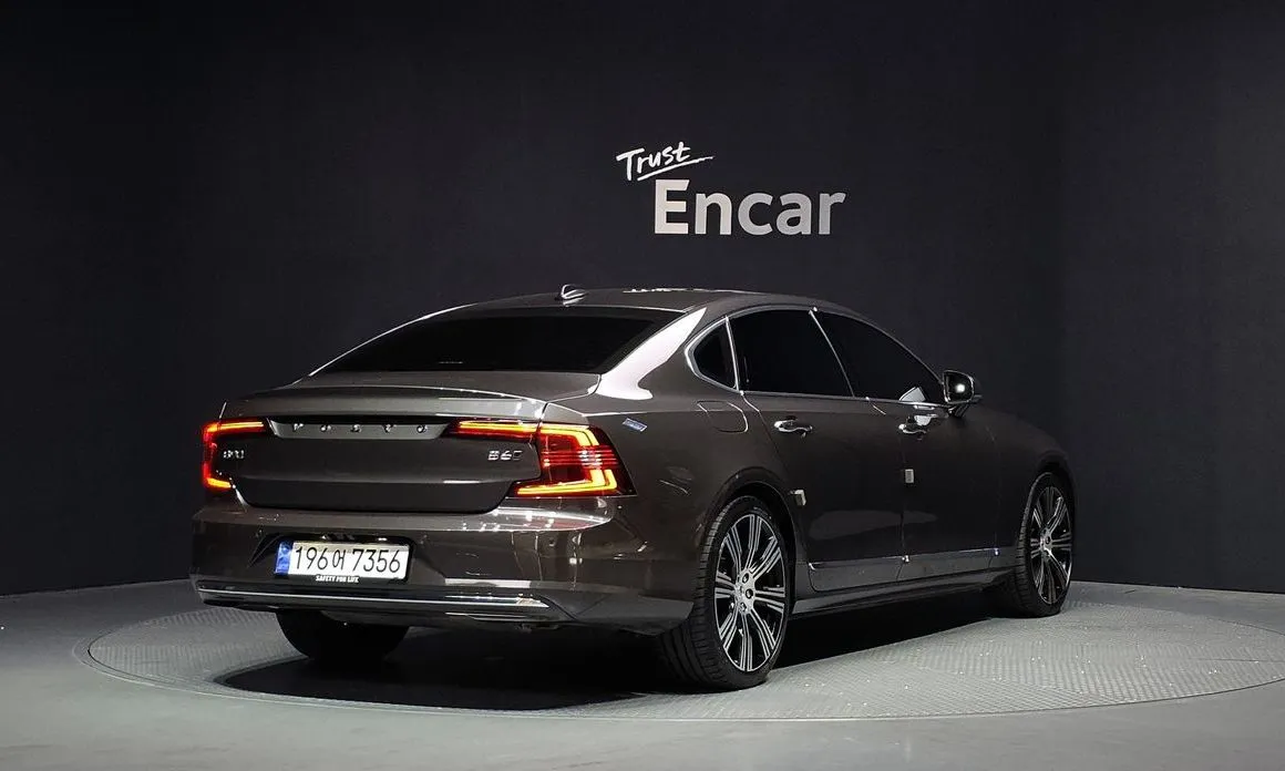 Volvo S90 2023 из KR, фото 3