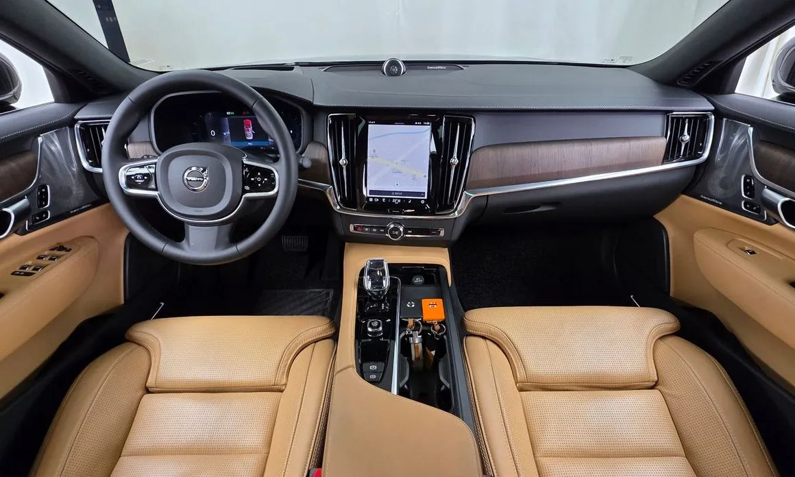 Volvo S90 2023 из KR, фото 9