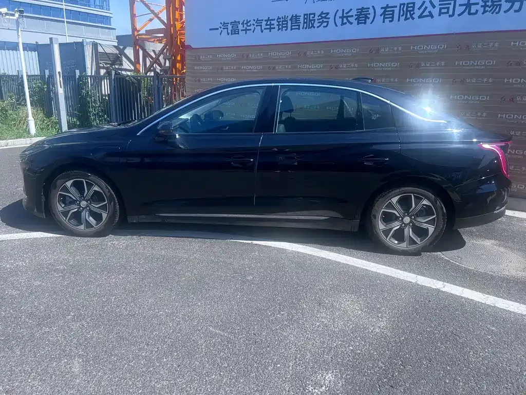 Hongqi E-QM5 2024 из CN, фото 9